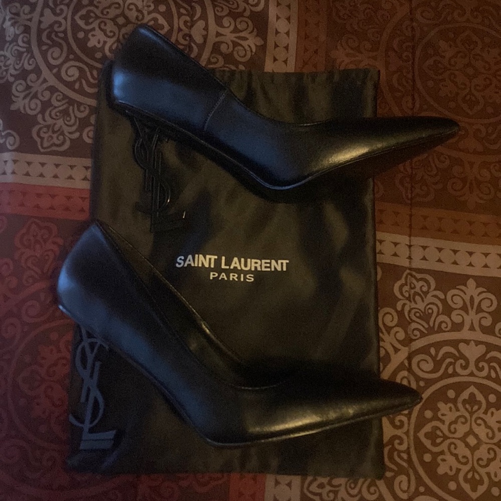 YSL Opyum Pump. Never Worn.